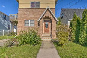 Fully furnished 2 Apartments, queen beds, private entrance in the heart of Niagara Falls
